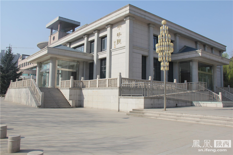 凤凰网:中国最美高校——西安外事学院
